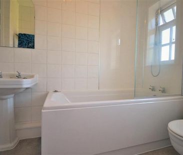 2 Bedroom Terraced To Let - Photo 4