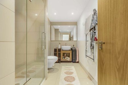 Whitechapel High Street, Aldgate, E1 - Photo 5