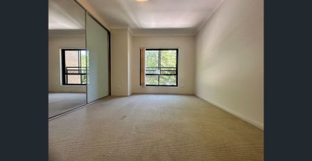 Beautifully Presented Townhouse - Photo 4