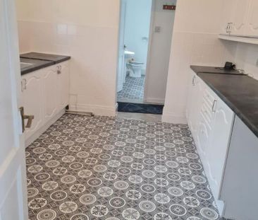 2 bedroom flat to rent - Photo 6