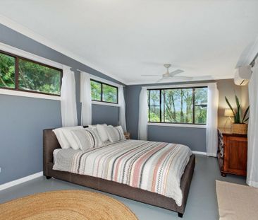 Family Home Backing Mona Vale Golf Course - Photo 2