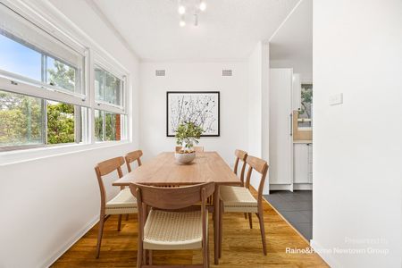 Beautifully Renovated North-East Facing Apartment with Tandem Parking - Photo 2