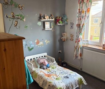 2 bed Terraced - To Let - Photo 3