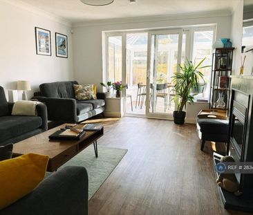 1 bedroom in a house share to rent - Photo 2