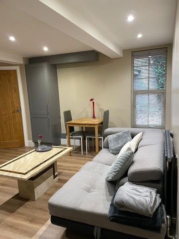 Apartmenr 3 Rock House, Old Hill, Tettenhall, Wolverhampton, WV6 - Photo 4