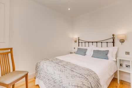 A well presented one bedroom apartment to rent in the heart of Belgravia, SW1. - Photo 3