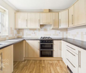 3 bedroom semi-detached house to rent - Photo 2