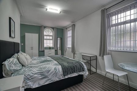 1 bedroom in a house share to rent - Photo 4