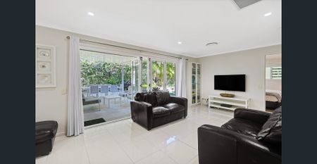 Furnished - Immaculate single level home in a quiet cul-de-sac set - Photo 4