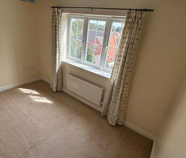 3 bedroom terraced house to rent - Photo 4