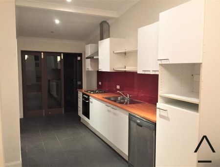 RECENTLY RENOVATED TERRACE - WALK TO KING ST - Photo 3