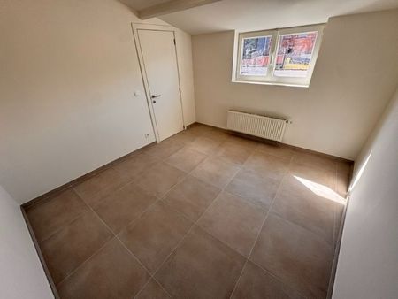 --- NIEUW --- Gerenoveerd 2-slaapkamerappartement nabij UZ! - Photo 3
