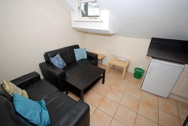3 bedroom flat to rent - Photo 1