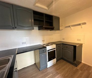 2 bedroom semi-detached house to rent - Photo 2