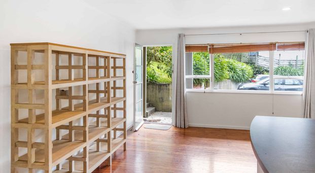 1 bedroom unit! - Photo 1