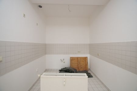 Barock mitten in Limbach-Oberfrohna: Helle Wohnung im Hinterhaus! - Foto 3