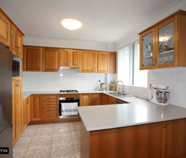 MGM MARTIN – TOP FLOOR 3-BEDROOM APARTMENT - Photo 5