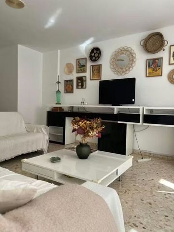 Carrer del Periodista José Ombuen, Valencia, Valencian Community 46010 - Photo 4