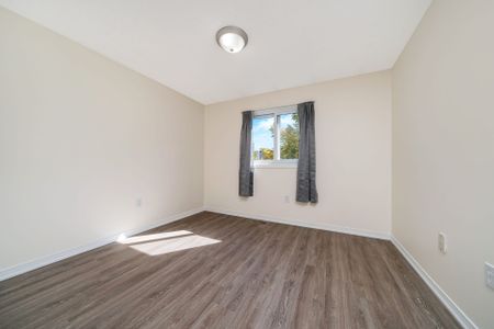 For Lease - 571 Wild Iris Avenue, Waterloo, Ontario - Photo 2