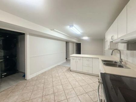 130 Kingslake Road #Lower - Photo 3