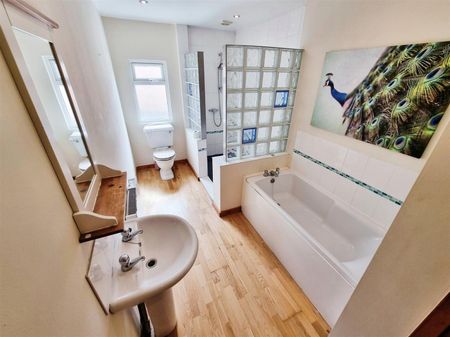 2 Bedroom Apartment to Rent in High Street, Rushden, NN10 - Photo 5