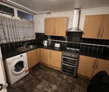 4 bedroom maisonette to rent - Photo 4