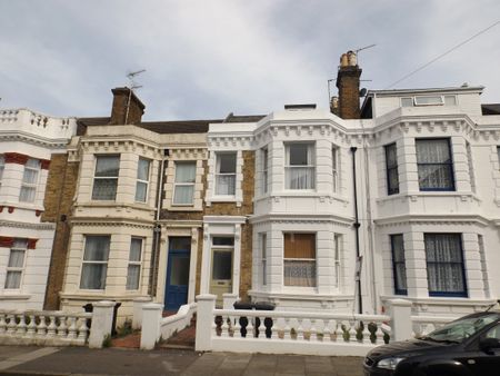 Arthur Road, Margate - Photo 3