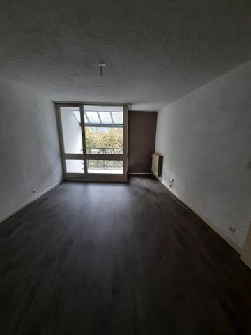 Appartement T4 à louer - GRENOBLE – 15 allée du jardin hoche - Photo 2