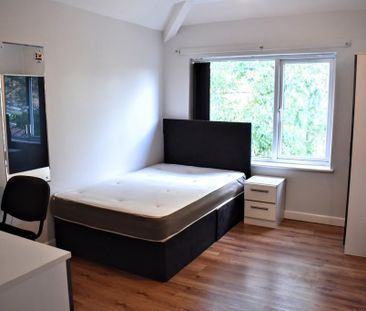 1 bedroom in a house share to rent - Photo 2