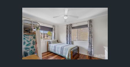 Spacious Two-Storey Family Home With Room for Everyone - READY FOR CHRISTMAS - Photo 4