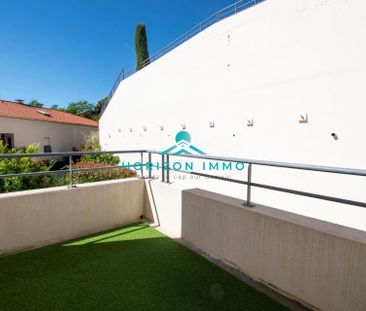 Location Appartement 2 pièces 45m² ST LAURENT DU VAR 06700 - Photo 2