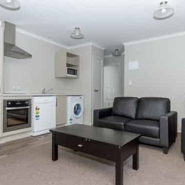 Furnished One Bedroom Apartment - Photo 1