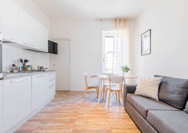 Wonderful single room in Via Riccardo Pitteri