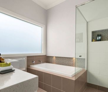 Stylish & An unbeatable location! - Photo 2