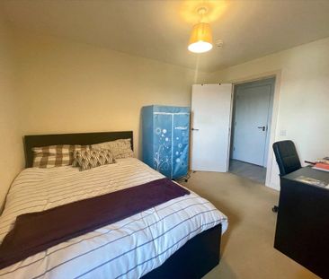 2 bedroom flat to rent - Photo 2