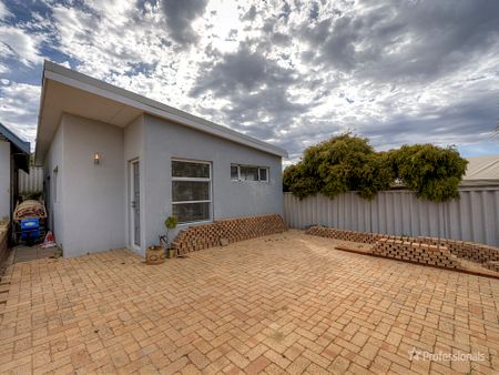 38 Southsea Road, Quinns Rocks WA 6030 - Photo 2