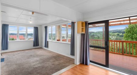 Charming 2 Bedroom Home In Green Island - Photo 2