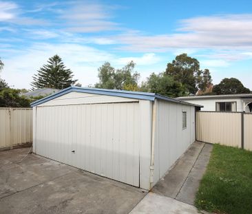 Beautiful Family Home in Great Location. - Photo 4