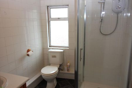 6 bedroom end of terrace house to rent - Photo 2