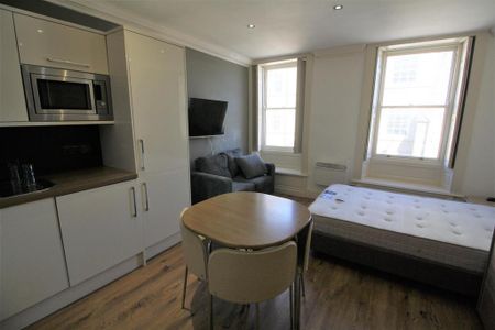 1 bedroom private hall to rent - Photo 2