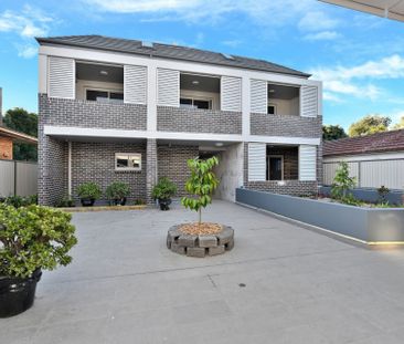 Ideally located - Photo 3