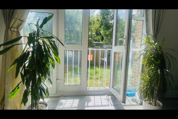 Room in a Shared Flat, Yoakley Road, N16 - Photo 1