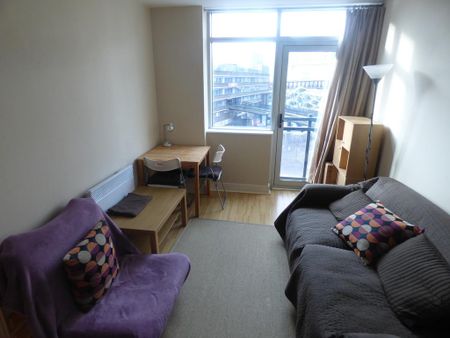 1 bedroom flat to rent - Photo 2