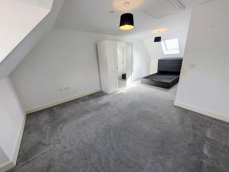 A 4 Bedroom Semi-Detached - Photo 3