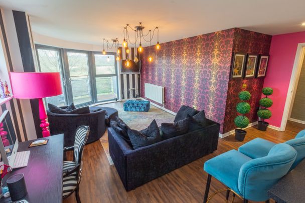 2 Bed Flat, Bush House, SE18 - Photo 1