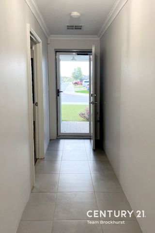 Modern Living - Photo 2