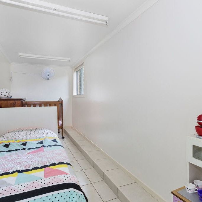 Modern, spacious and private - Photo 1