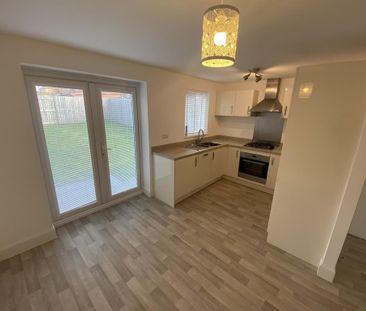 3 bedroom semi-detached house to rent - Photo 5