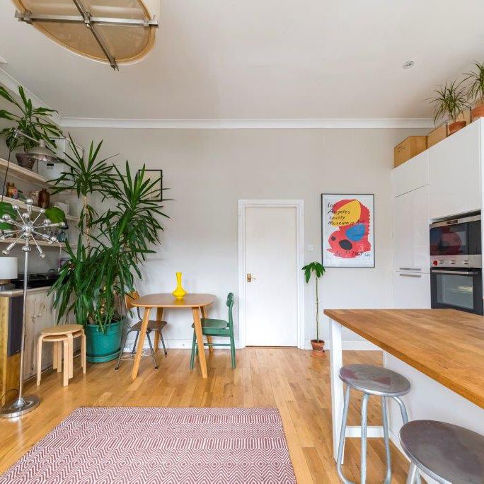2 Bed Flat, Callcott Road, NW6 - Photo 1