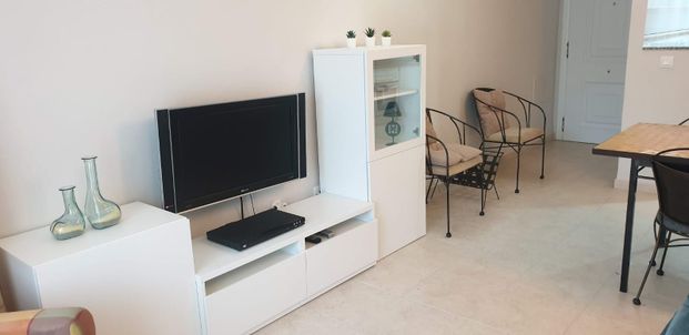 Ground floor Apartment by the Arenal. 2 bed 2 bath. - €750 / Month - Photo 1